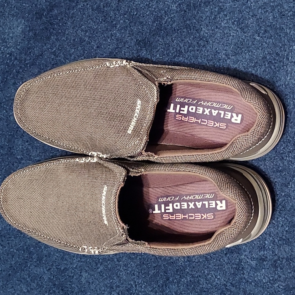Skechers men's Expected Avillo relaxed-fit slip-on loafer, New, Never Worn!